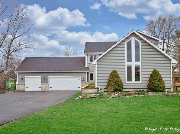 24585 W Sodman Ct, Antioch, IL 60002
