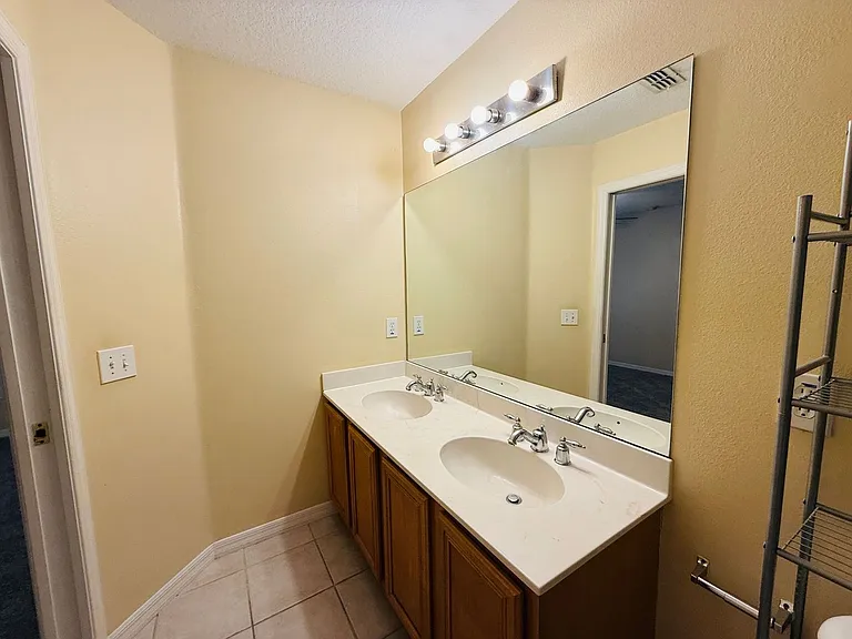 8533 Trail Wind Dr — Photo 16