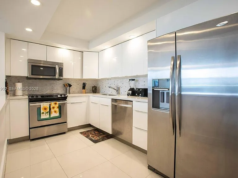 19370 Collins Ave #423 — Photo 6