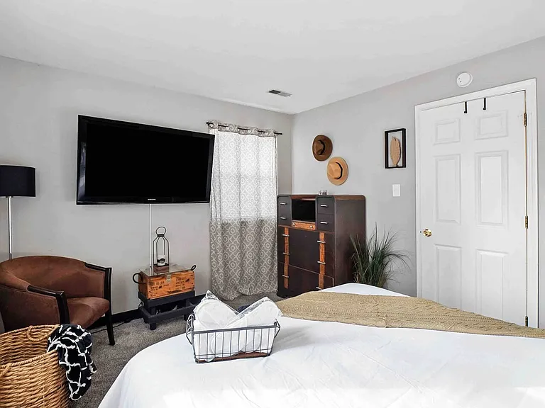 5540 Delmar Blvd — Photo 46