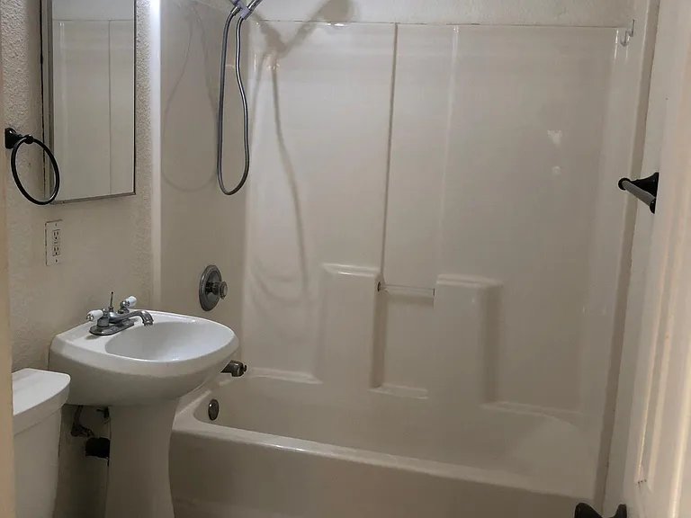 4730 W Point Loma Blvd #1 — Photo 7