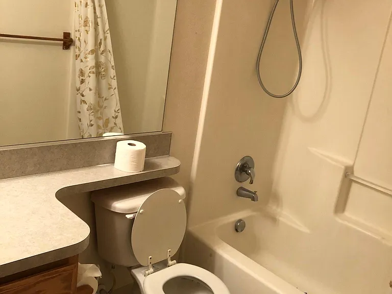 2912 NE Delancey Ct — Photo 7