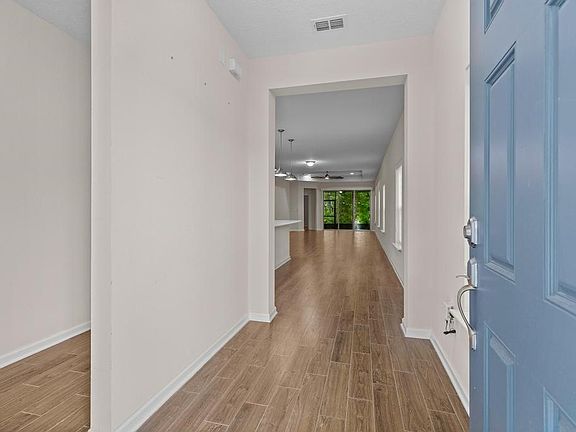 4th image of 126 Cottage Link Walk St