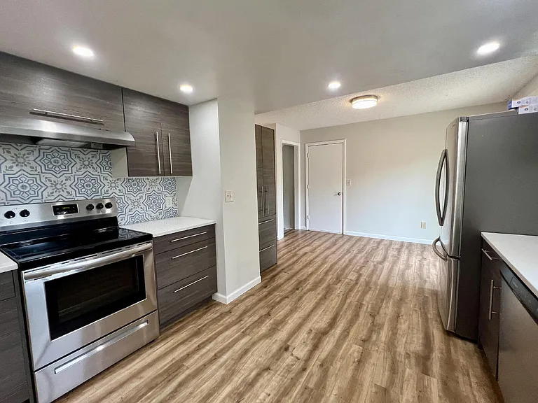 13238 Alcott Cir — Photo 7