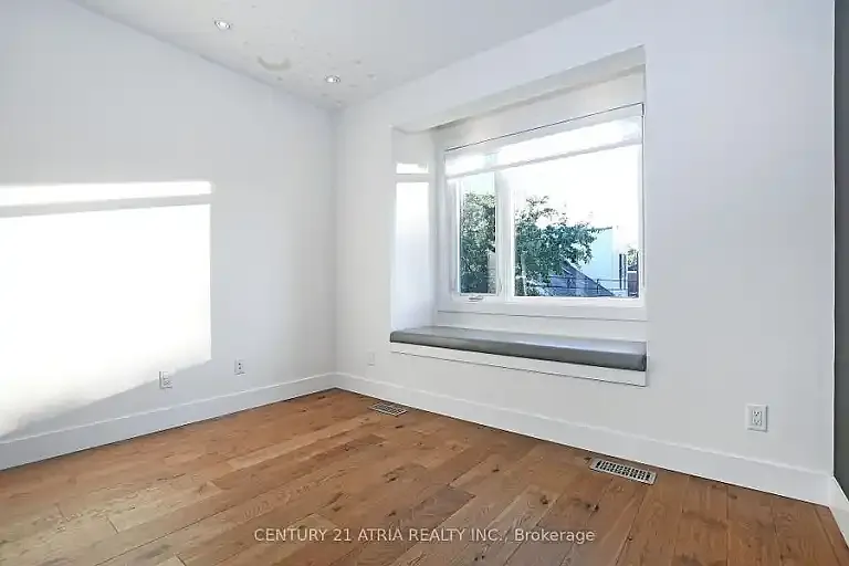 10 Palmerston Ave #1A — Photo 8