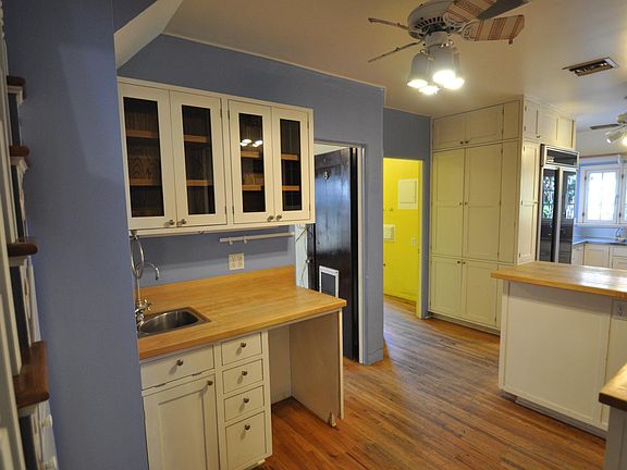 4th image of 10821 Huston St