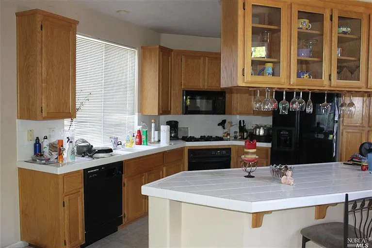 174 Pizarro Ave — Photo 9