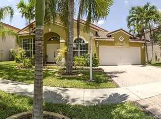 1030 NW 185th Ter, Pembroke Pines, FL 33029