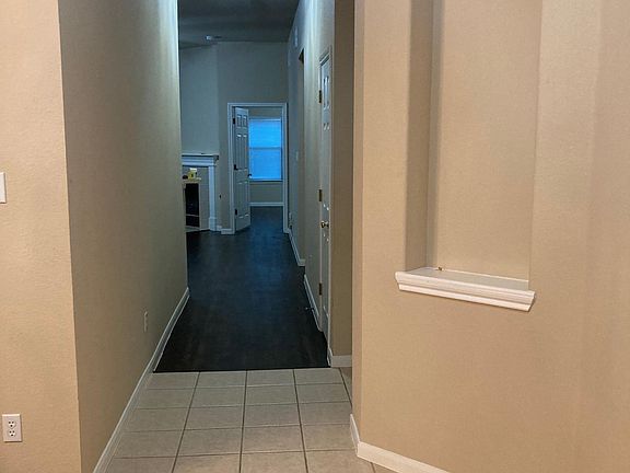 Entryway and niche