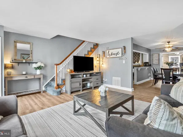 6237 Montague St, Philadelphia, PA 19135
