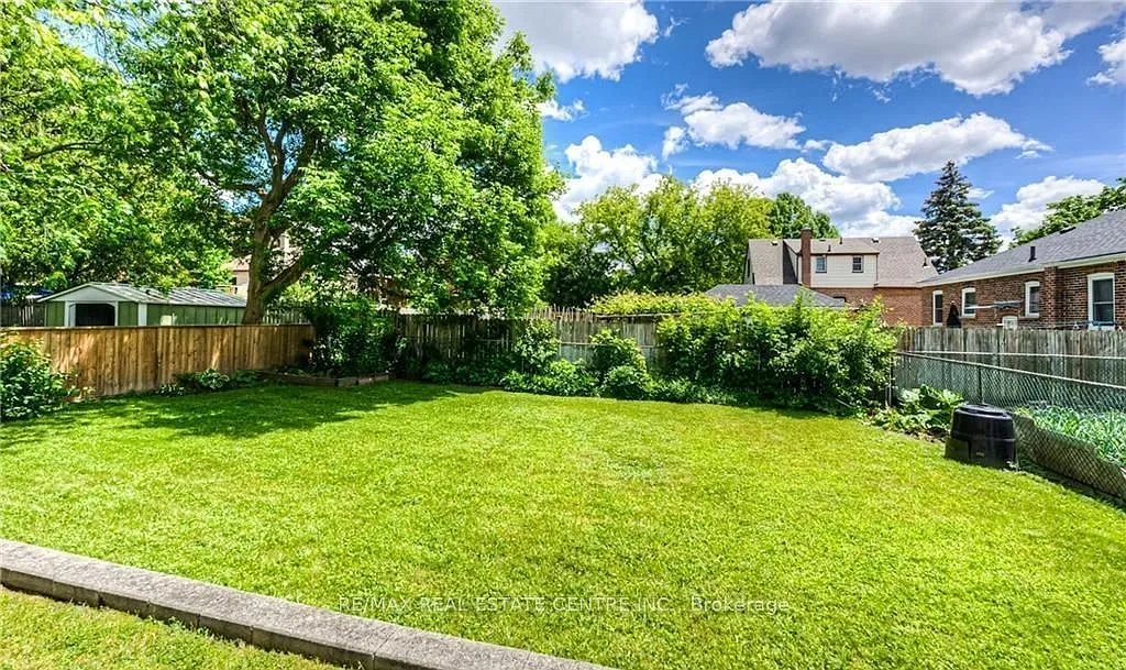 3 bed, $2,400 — Photo 4