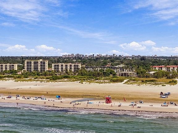 3rd image of 797 BEACH ROAD #415