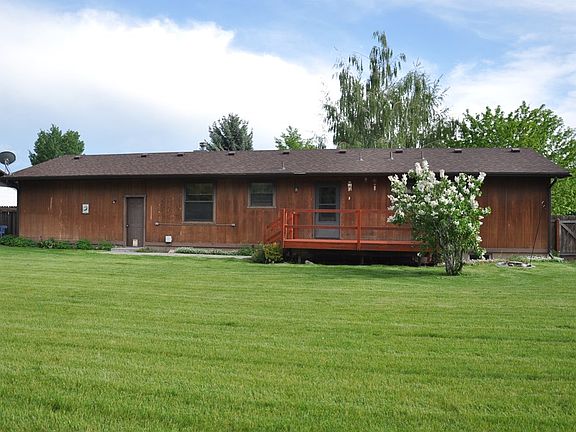 4th image of 1565 Parkwood Cir