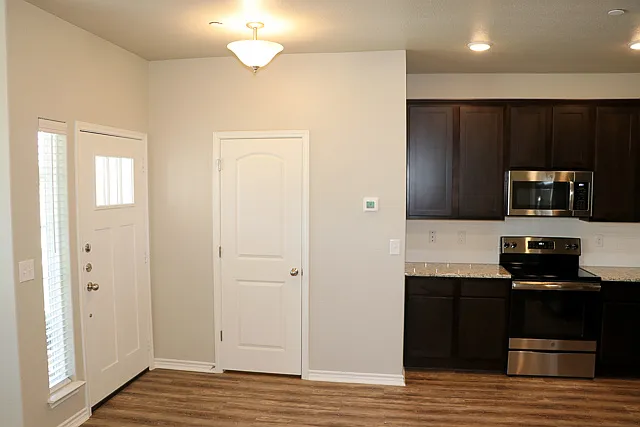 728 Westfield Blvd — Photo 2