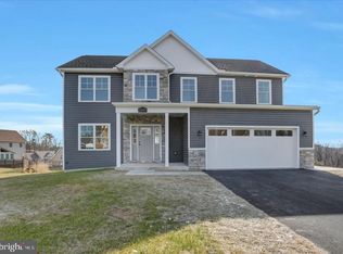 2347 Castlegreen Dr, Greencastle, PA