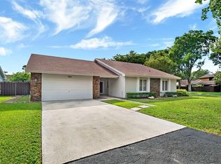 4867 SW 147th Pl, Miami, FL 33185