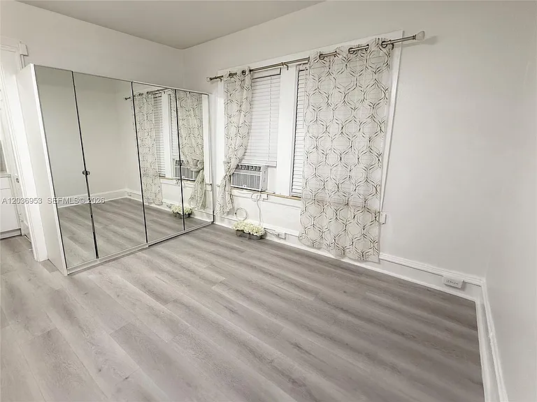 124 Mendoza Ave #1A — Photo 4