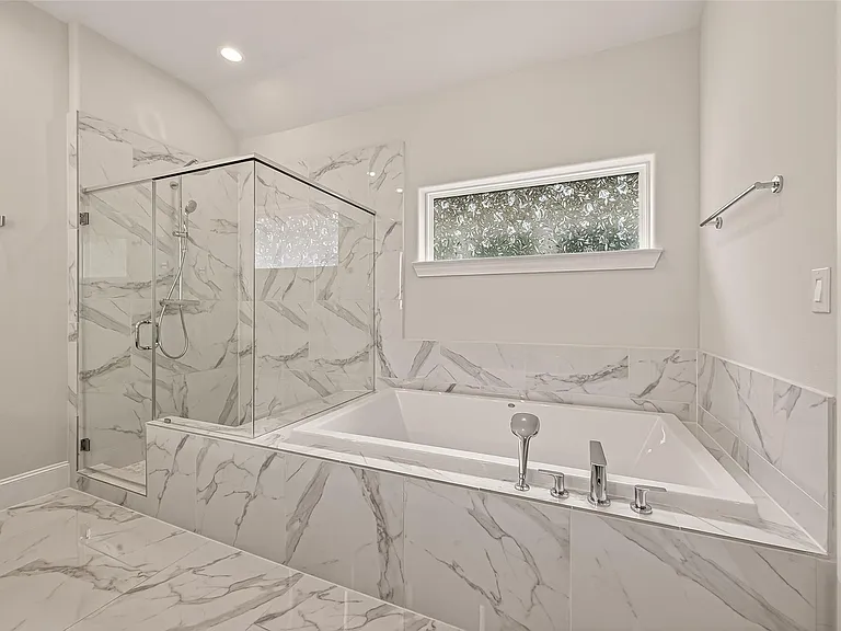 2218 Lou Ellen Ln #C — Photo 18