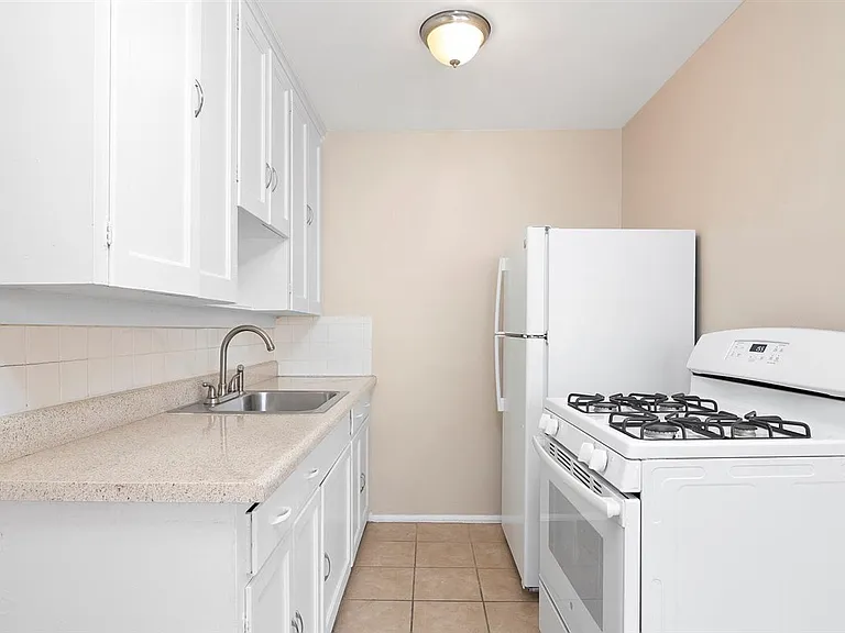 1160 Colorado Blvd #6 — Photo 10