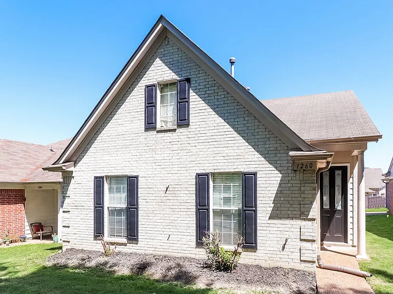 1260 Whitten Rd — Photo 3