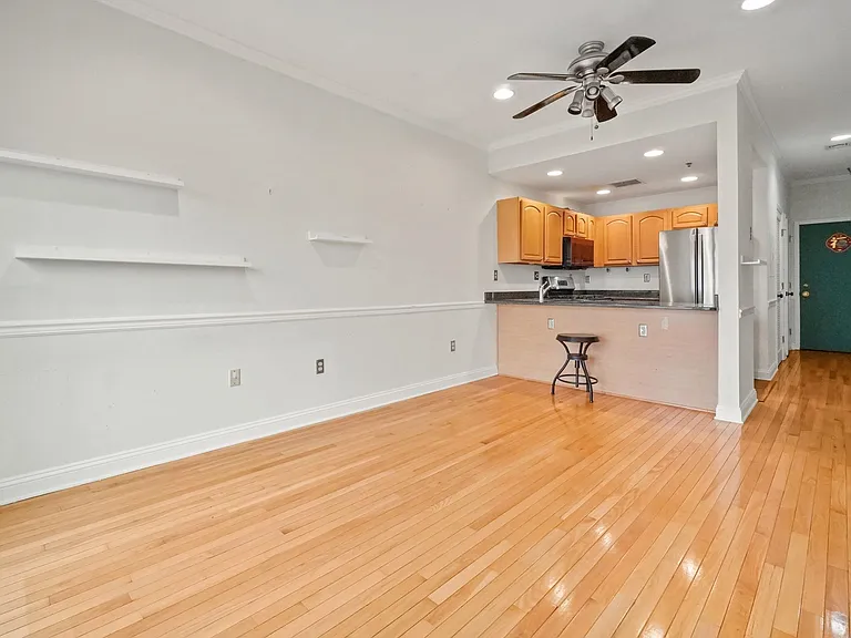 84 Adams St #5C — Photo 3