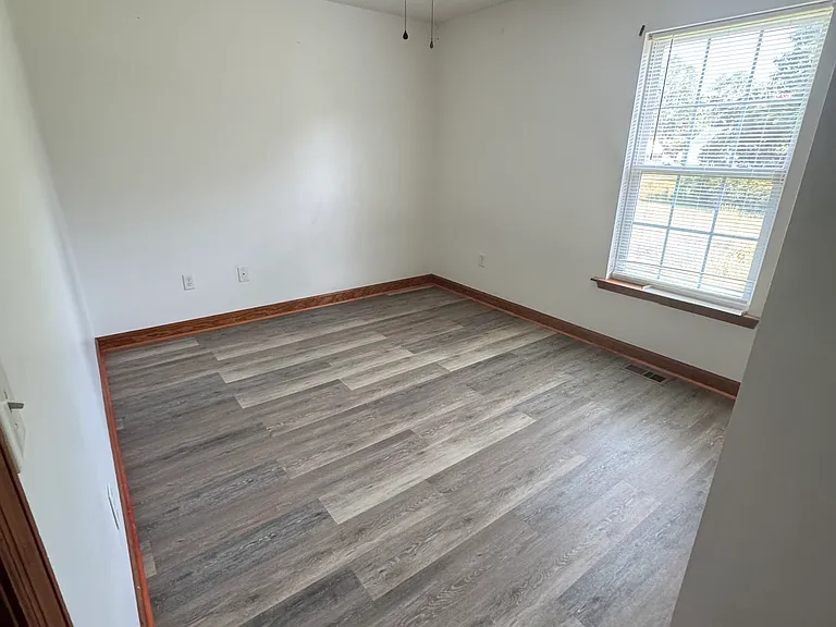 2497 Troy Ct — Photo 9
