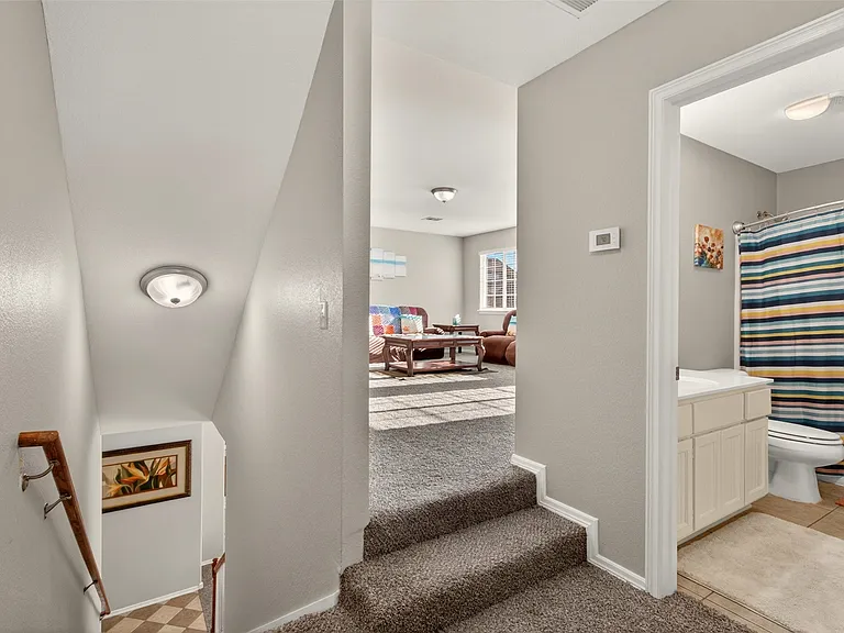 1004 S 75th St — Photo 33