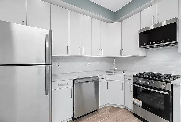 Rented by REAL New York | media 20