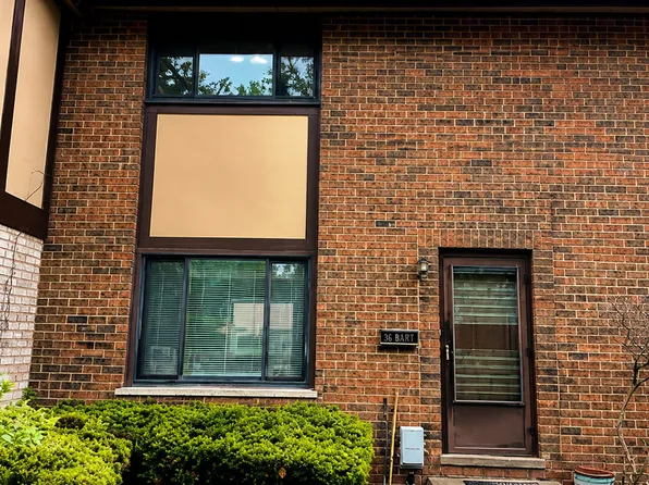 18W158 16th St, Villa Park, IL 60181
