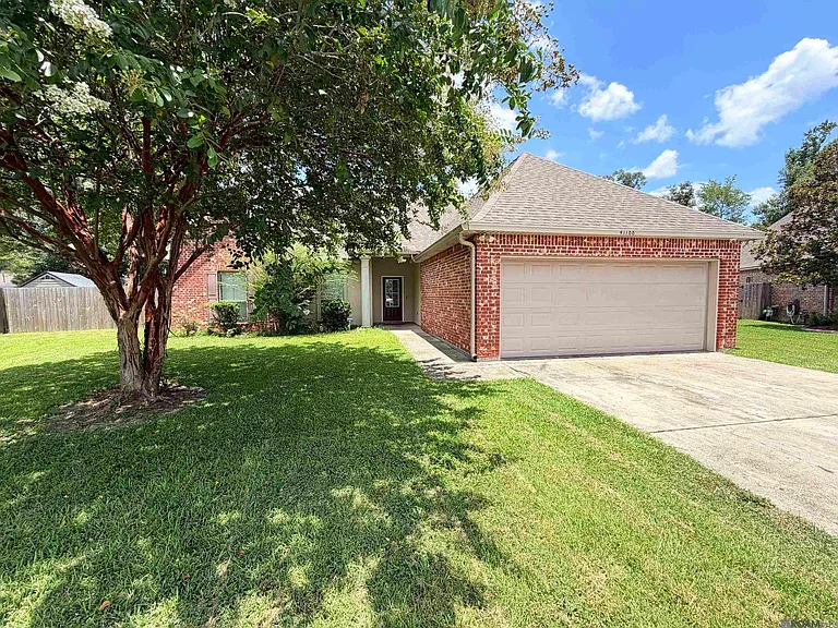 41188 Lakeway Cove Ave — Photo 1