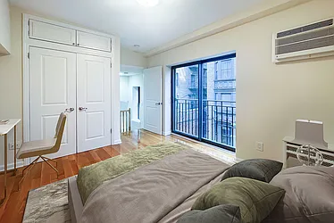 Rented by Coldwell Banker Warburg