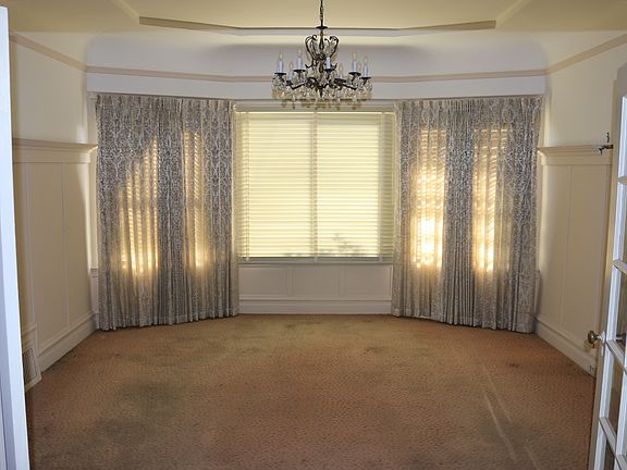 Formal Dining