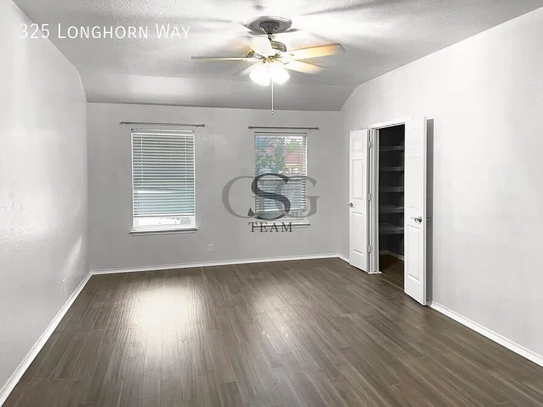325 Longhorn Way — Photo 9