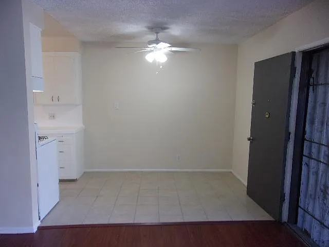 13819 Sherman Way #2 — Photo 9