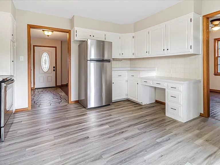 318 Goodrich Dr — Photo 12