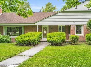 108 Meadow Dr, Urbana, IL