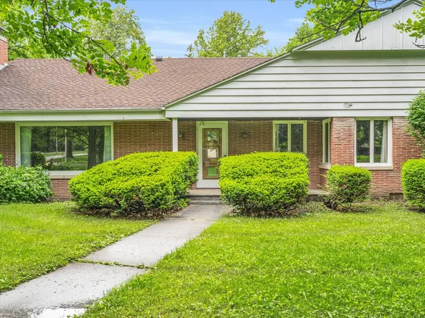 108 Meadow Dr, Urbana, IL 61801