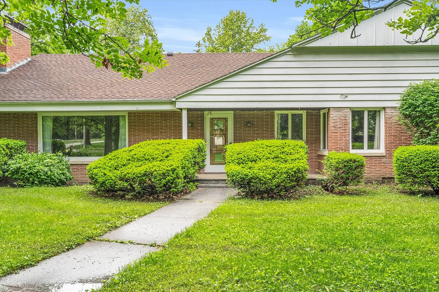 108 Meadow Dr photo 1