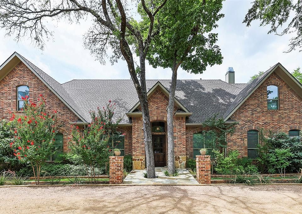 1st image of 2020 Lakeland Dr