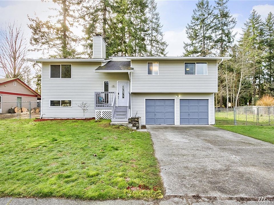 1st image of 619 NE Silver Pine Dr