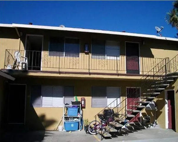 166 Echo Ave — Photo 9