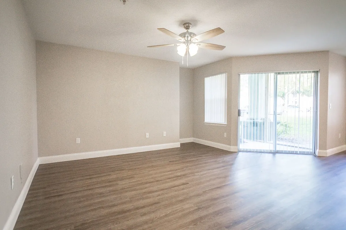 Building Photo - 7280 Westpointe Blvd #813