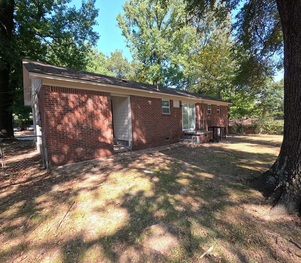 Charming 3BR Home in a Prime Location Available Now! — Photo 3