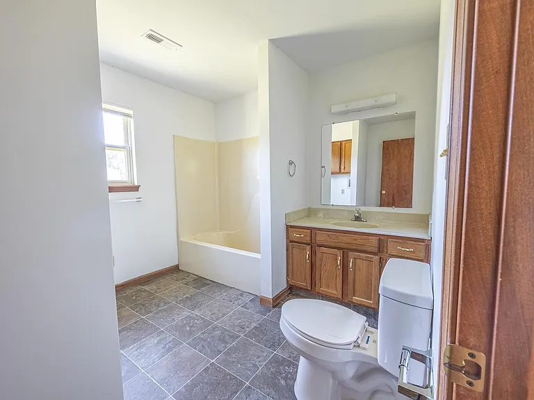 44 Arlington Ct — Photo 21