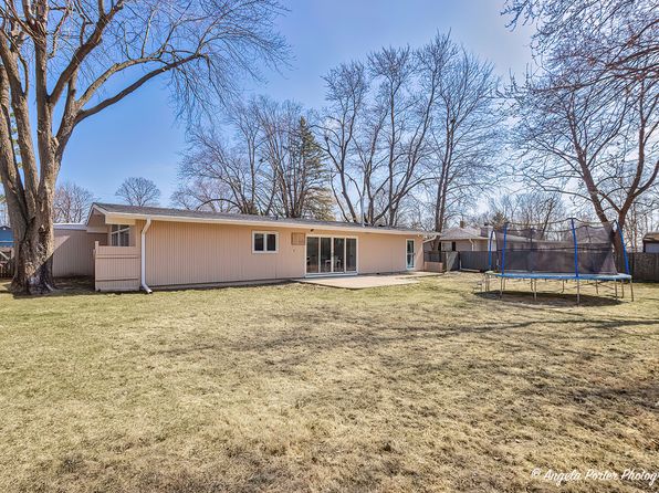 10105 William St, Richmond, IL 60071
