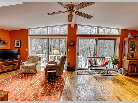 4th image of 50 Pinnacle Road