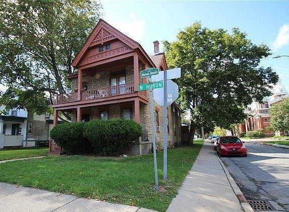 4th image of 219 N Huron St