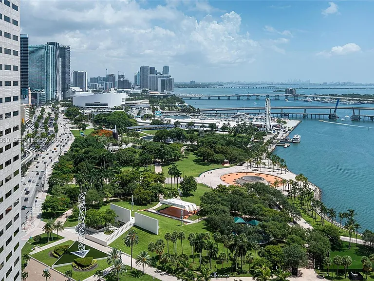 325 Biscayne Blvd #2920 — Photo 22