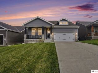 2212 Hedgeapple Rd, Plattsmouth, NE 68048