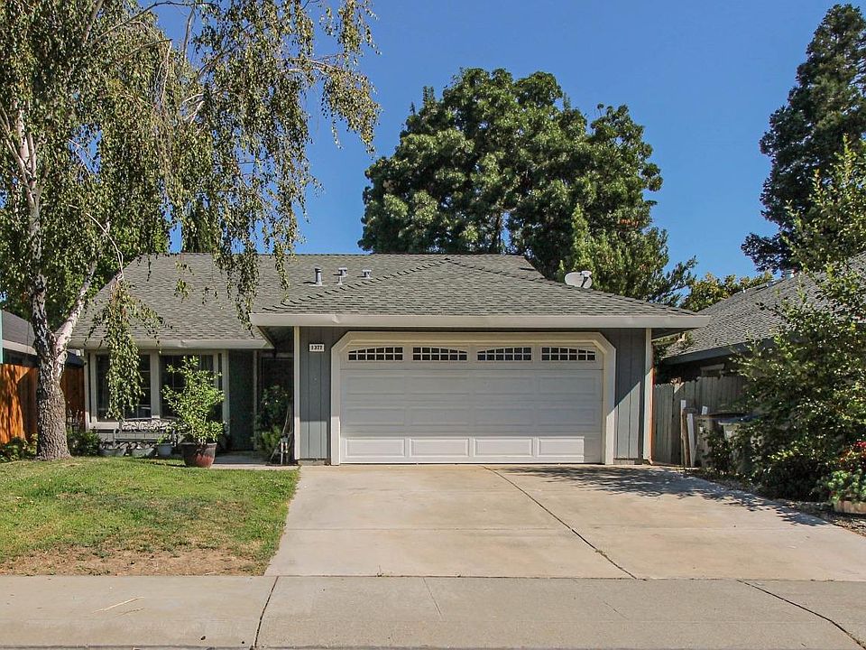 1st image of 1377 Hoover Pl